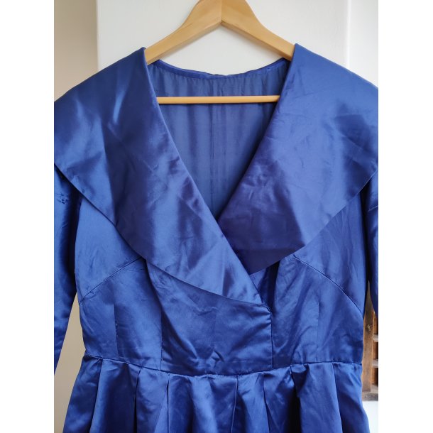 Kongebl� silkekjole fra 1950'erne