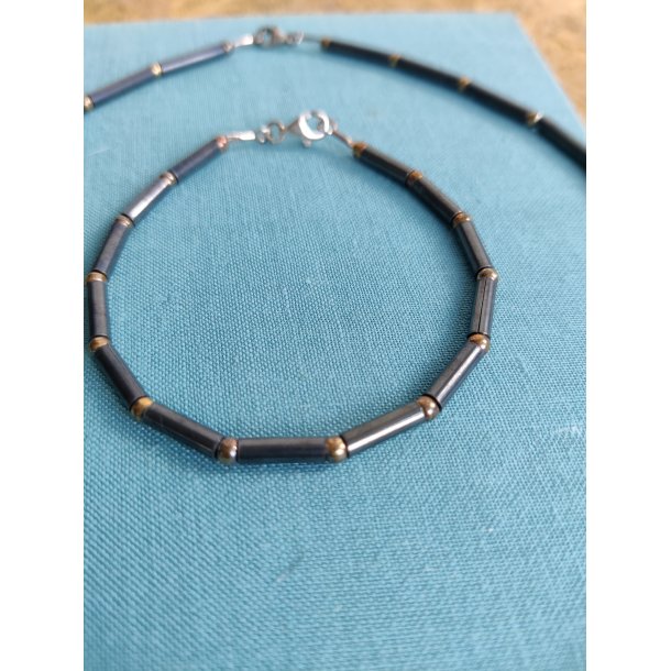 Halsk�de og armb�nd i h�matit, 1990erne