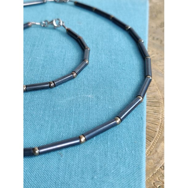 Halsk�de og armb�nd i h�matit, 1990erne