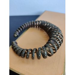 Snoet vintage armring i metal