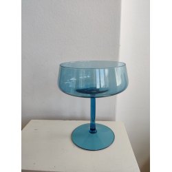 Bl� glas opsats eller sk�l p� stilk