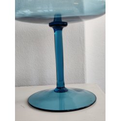 Bl� glas opsats eller sk�l p� stilk
