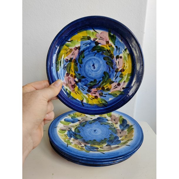 Fire h�ndmalede sidetallerkener