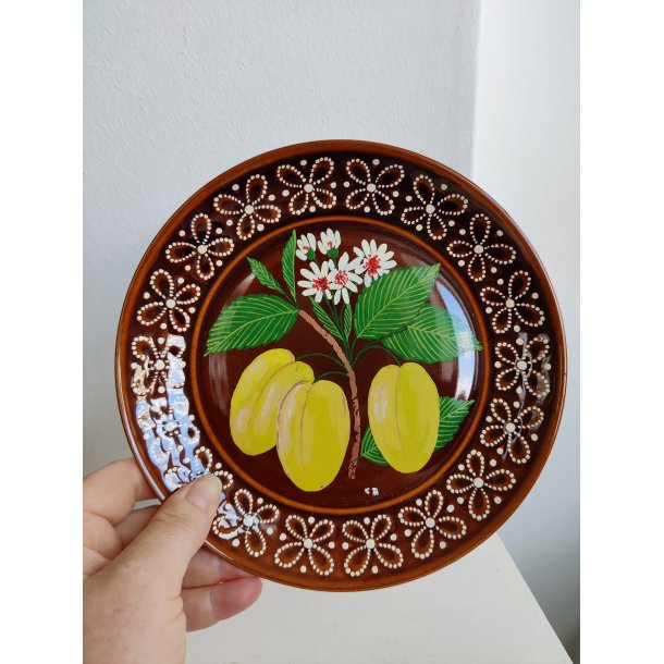 Fire sidetallerkener med frugt