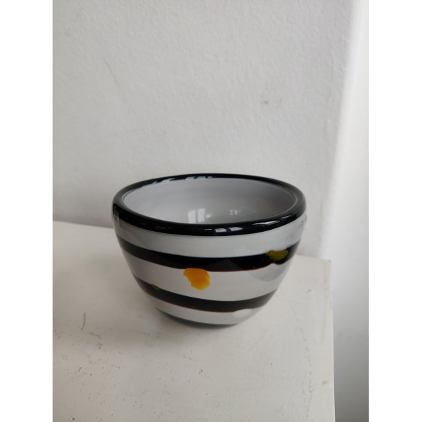 Sort/hvid glassk�l 