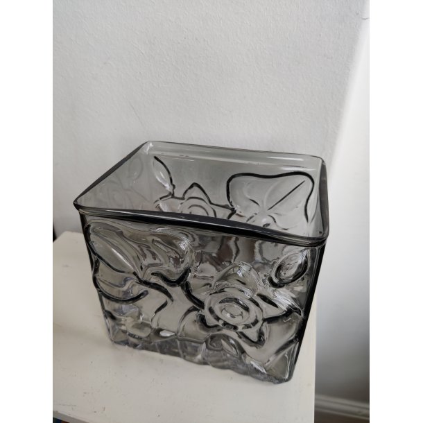 R�gfarvet stor glasvase SEA Glasbruk