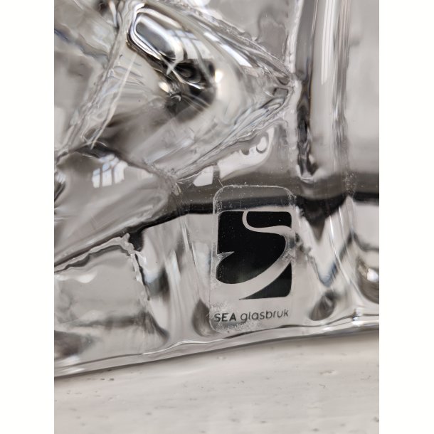 R�gfarvet stor glasvase SEA Glasbruk