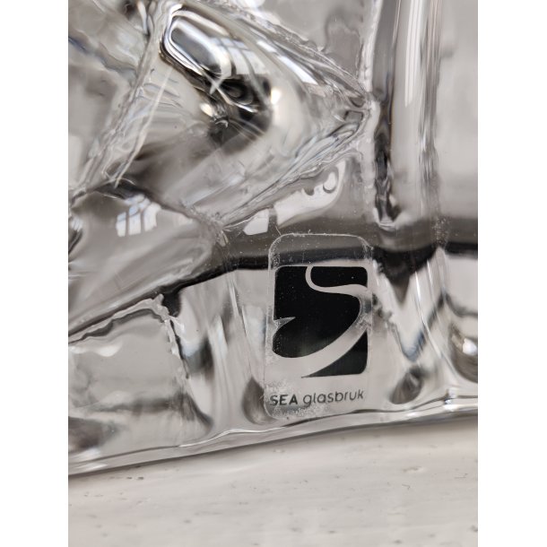 R�gfarvet stor glasvase SEA Glasbruk