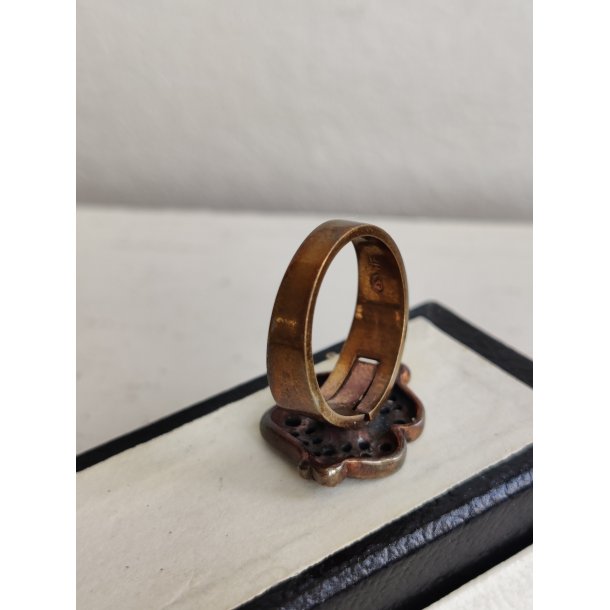Finsk bronze ring med figur