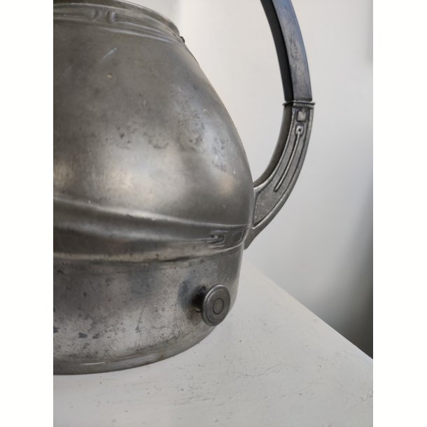 Art nouveau tekande / kedel i tin