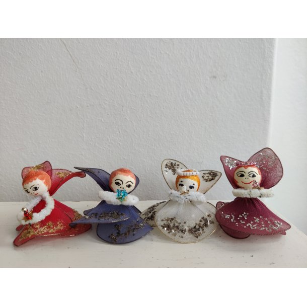 Fire engle af tr�d og glimmer