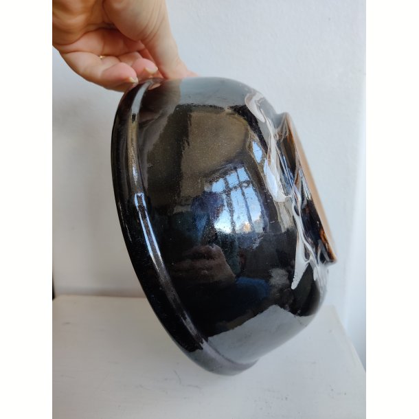 Sort hvid gammel keramiksk�l med swirly glasur