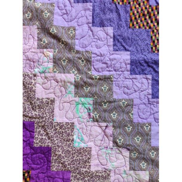 Quiltet vintage patchwork b�rnet�ppe, lilla nuancer