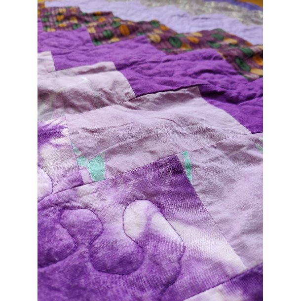 Quiltet vintage patchwork b�rnet�ppe, lilla nuancer