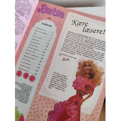Barbie-blad med fantastisk v�gkalender 1991