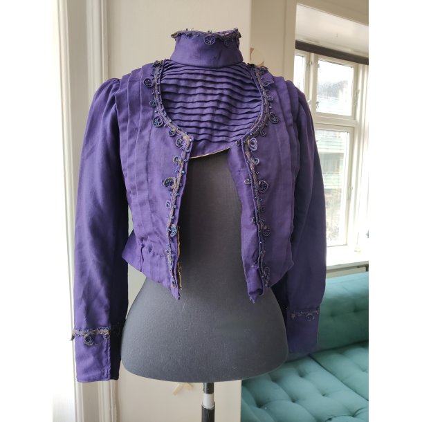 Antik lilla overdel/kjoleliv fra ca. 1890-1910