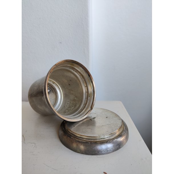 Spareb�sse i tin: "Mange b�kke smaa"