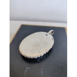 Stort ovalt veddh�ng med ben/horn