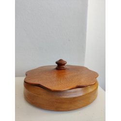 Rundt tr�skrin med r�dt fl�jl