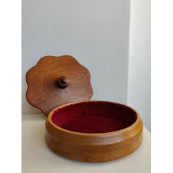 Rundt tr�skrin med r�dt fl�jl