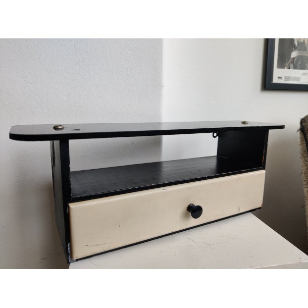 Sort glashylde med skuffe, 1950'erne