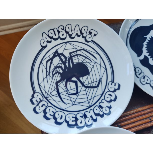 Tallerkener med gr�nlandske bynavne, 1980erne