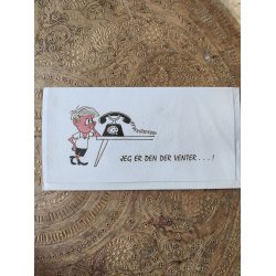 4 vintage postkort fra 1960'erne: Overv�ldet, Jeg b�jer mig m.fl