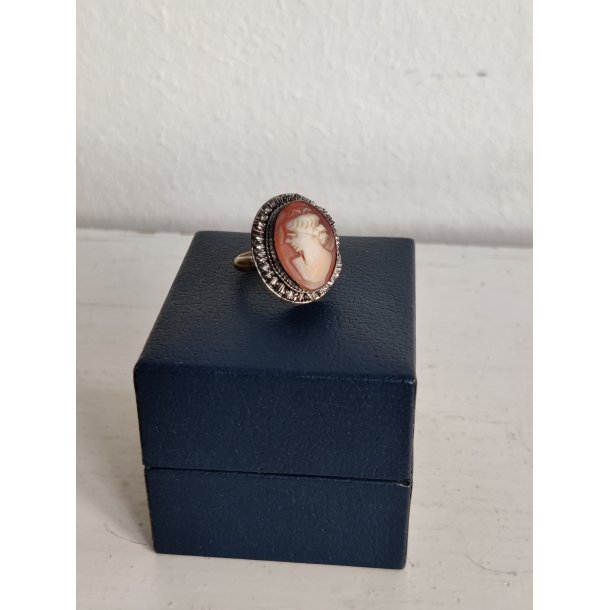 Vintage bijouteri cam ring