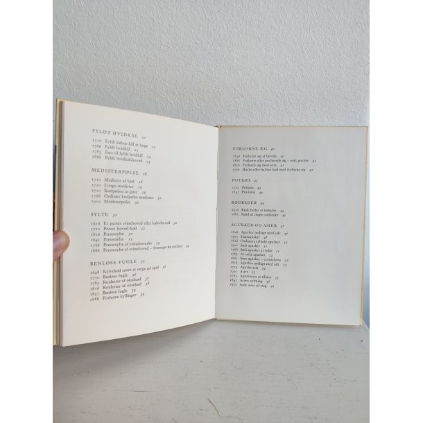 Else-Marie Boyhus: Historisk Kogebog: Traditionsrige retter