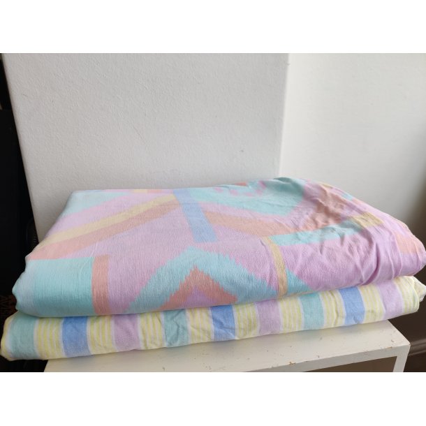 2 pastelfarvede dynebetr�k fra 1980-1990