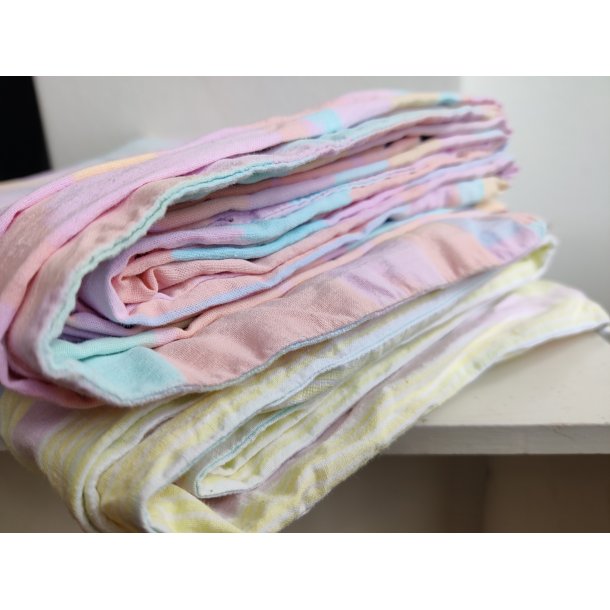 2 pastelfarvede dynebetr�k fra 1980-1990