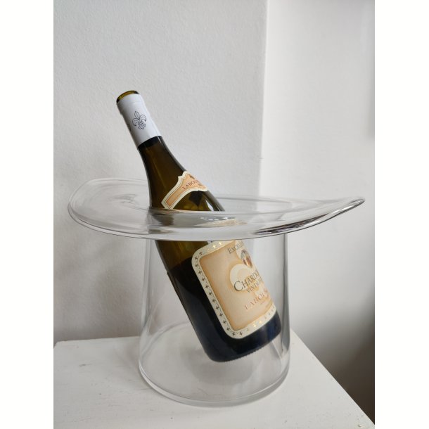 Vink�ler el. champagnek�ler i glas, formet som h�j hat