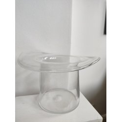 Vink�ler el. champagnek�ler i glas, formet som h�j hat