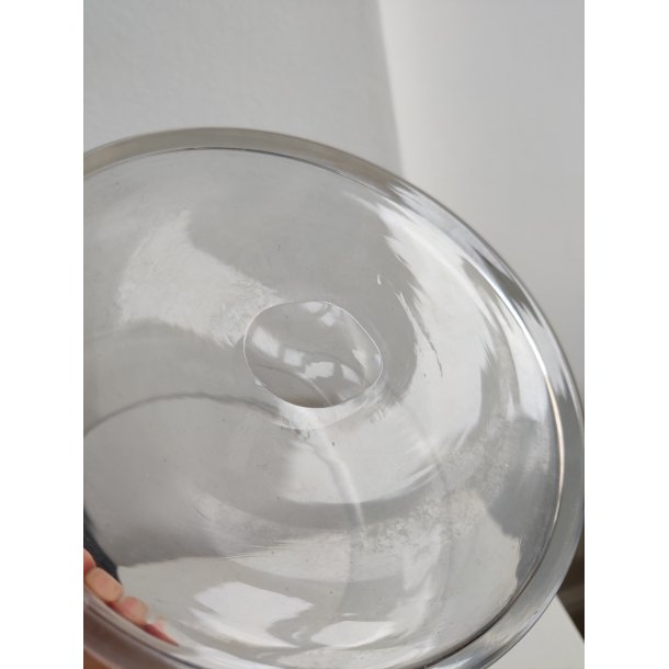 Vink�ler el. champagnek�ler i glas, formet som h�j hat