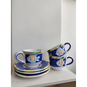 Italienske cappuccino-kopper med fisk