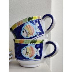 Italienske cappuccino-kopper med fisk