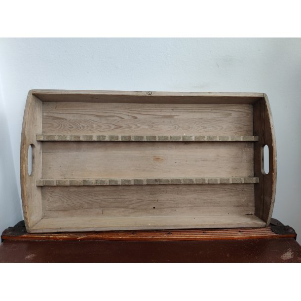 Stor dekorativ vintage tr�bakke 