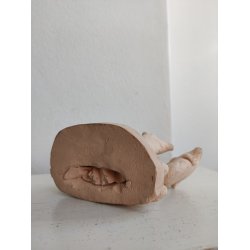 Glade kameler i keramik