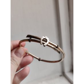 Forgyldt antik armring med hestesko