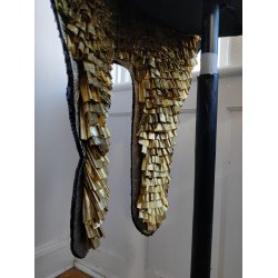 Kostumejakke med guld og pailetter