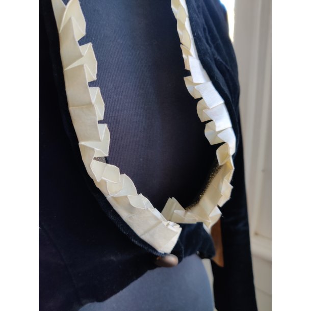 Kostumejakke med guld og pailetter