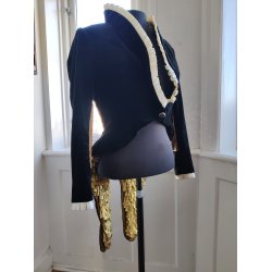 Kostumejakke med guld og pailetter