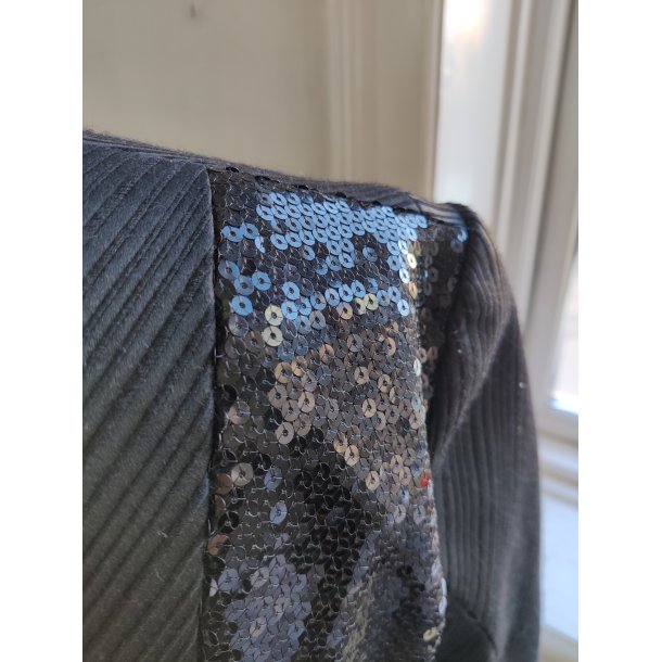 Caroline Henderson kostumejakke med gyldne svalehaler