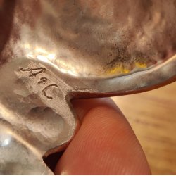 Fors�lvet h�ndlavet armring