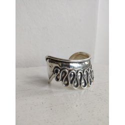 Fors�lvet h�ndlavet armring