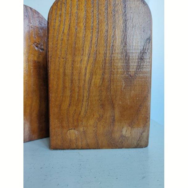 Vintage bogst�tter i tr� med sm� b�ger