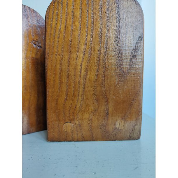 Vintage bogst�tter i tr� med sm� b�ger