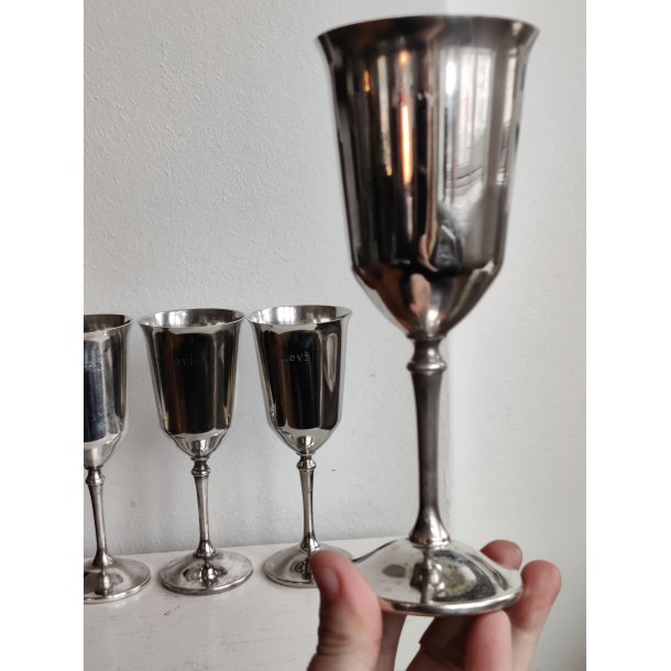 4 smukke h�je s�lvglas