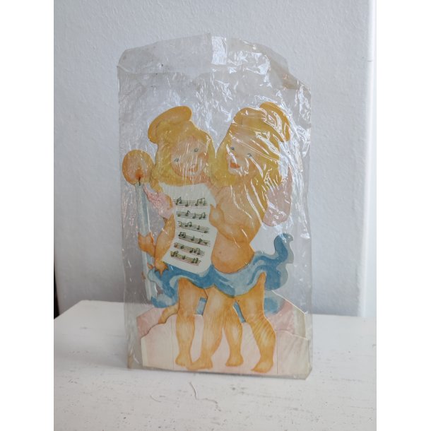 To store engle fra 1940'erne i karton