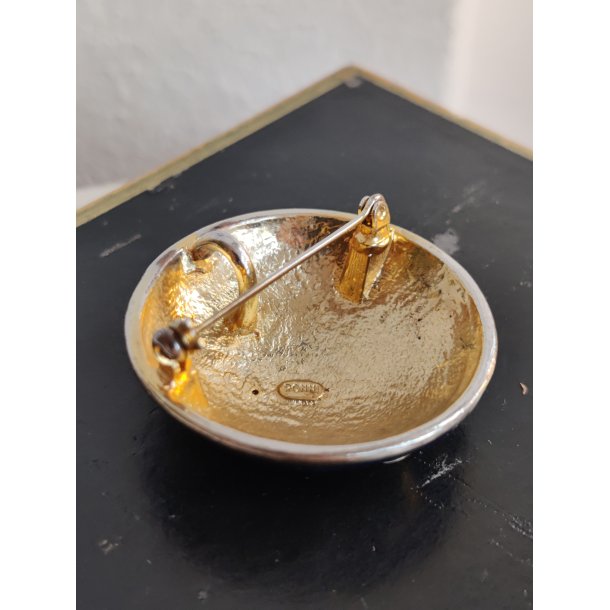 Vintage broche med sol, m�ne, stjerner. Bl� emalje og rhinsten 1990'erne